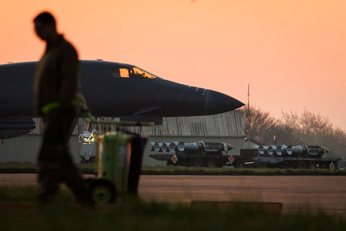 Allarme terrorismo in Inghilterra: 5 arresti a RAF Fairford, base USA